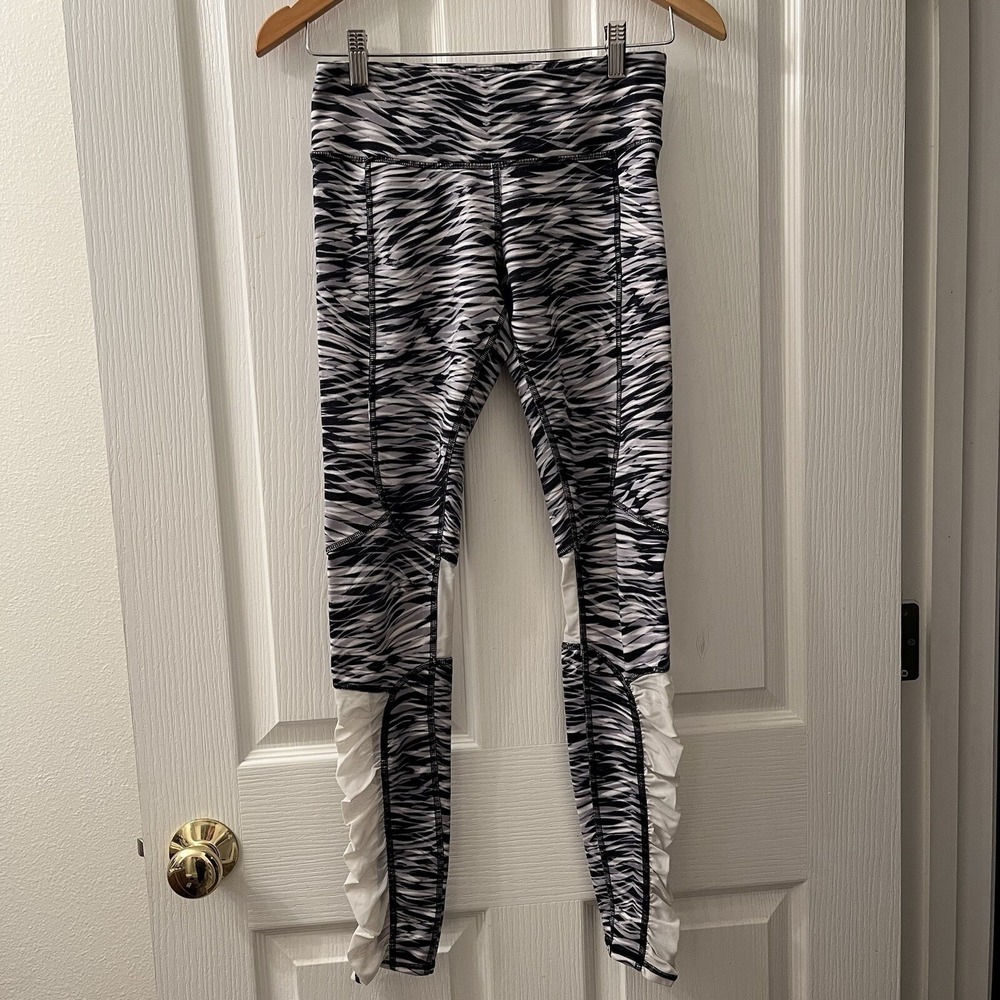 ALO Yoga‎  Leggings Small Black White Runway Tight Ruffle Mesh Full Length Tiger